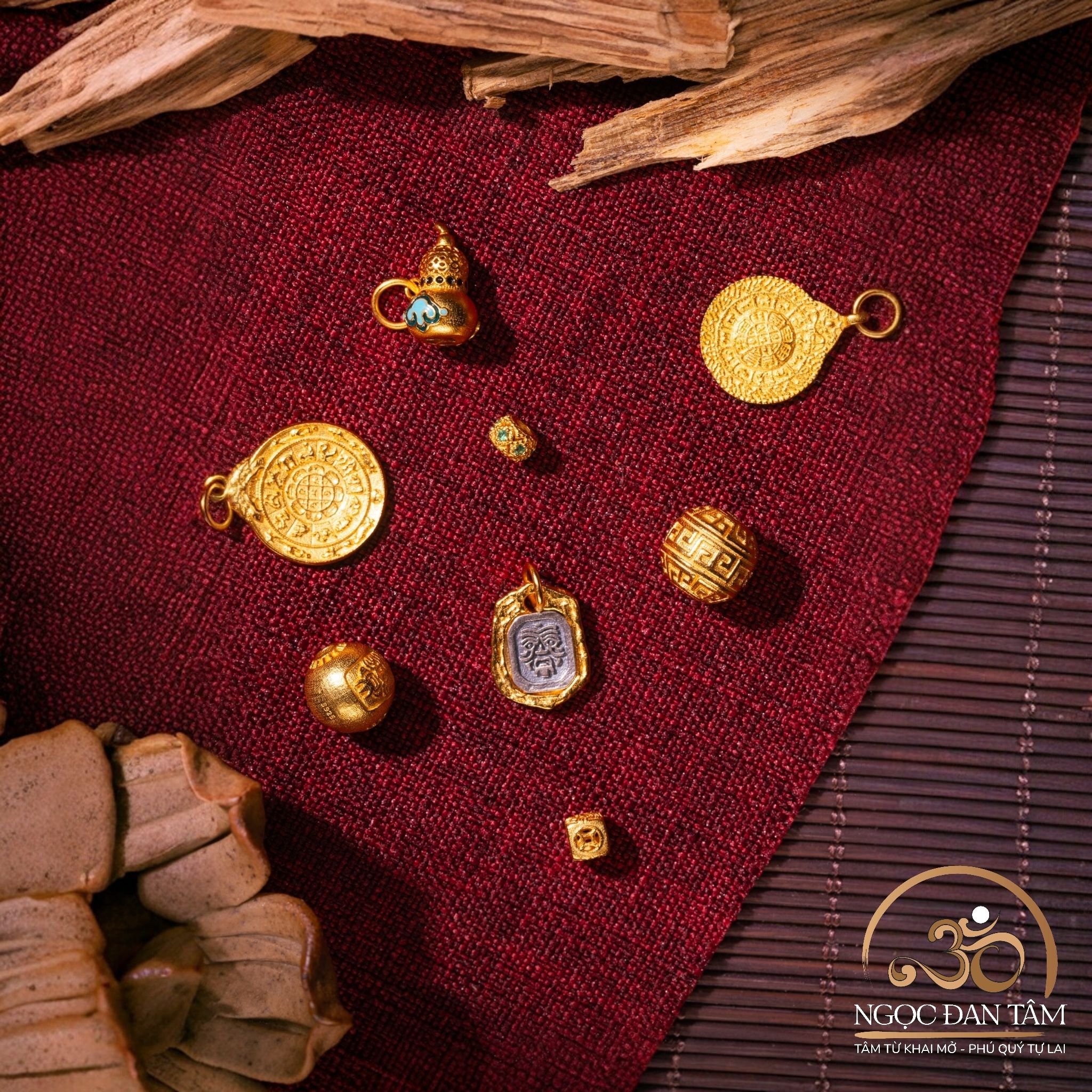  Charm Pháp Khí Tây Tạng 