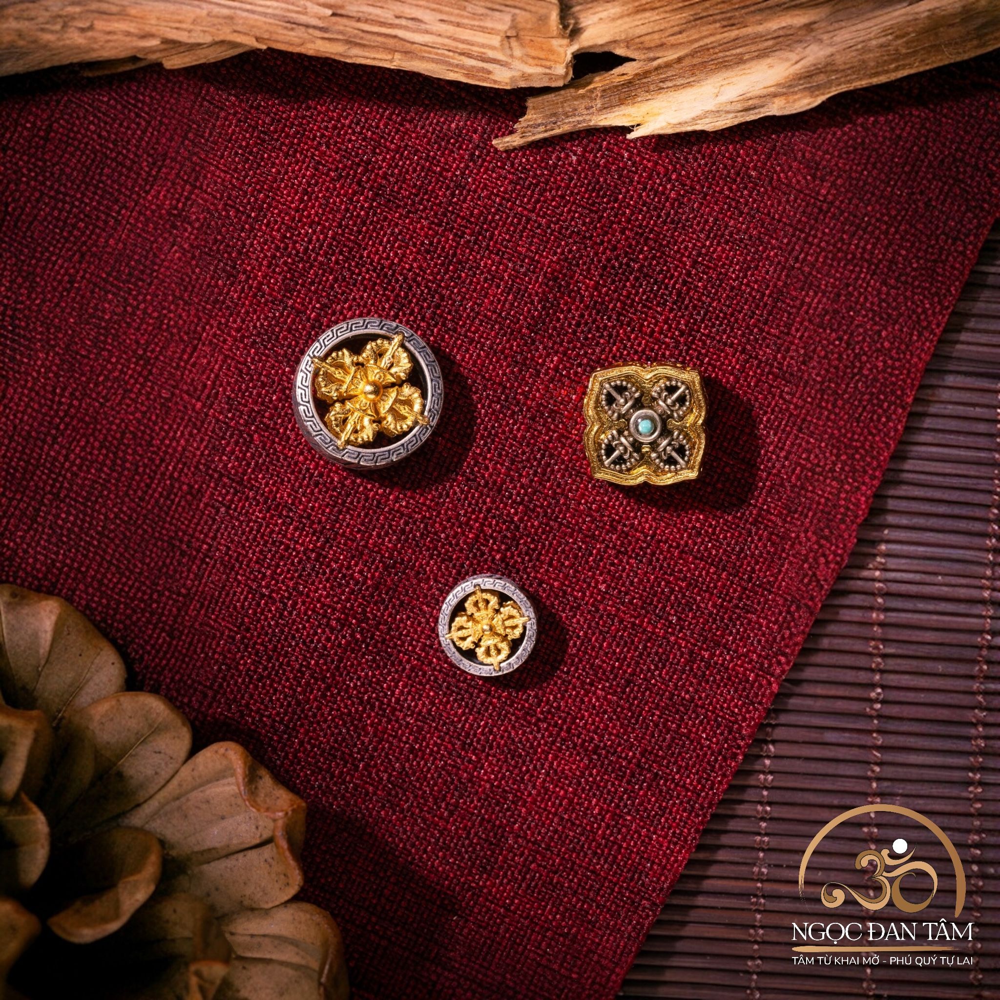  Charm Pháp Khí Tây Tạng 