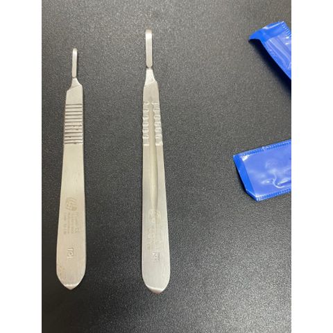 Hộp 100 lưỡi dao mổ Doctor số 11,dao chích mụn