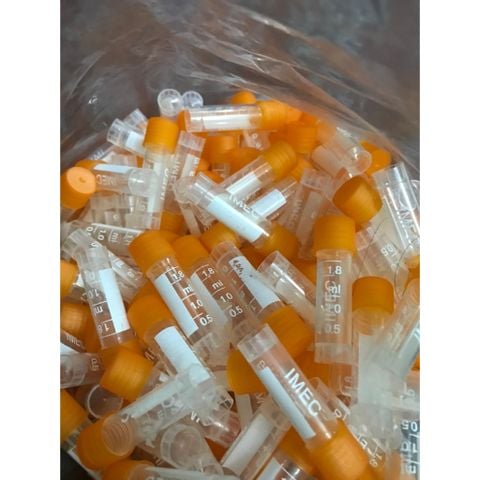 Combo 100 Ống lưu trữ sinh phẩm Cryo Tube nắp xoáy 1,8ml - ống cryo 1.8ml