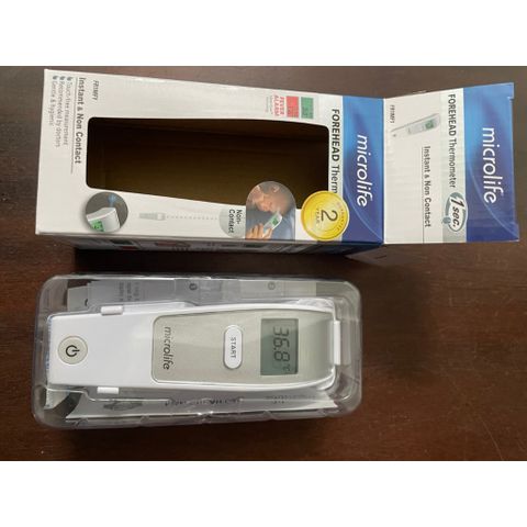 Nhiệt kế hồng ngoại đo trán Microlife