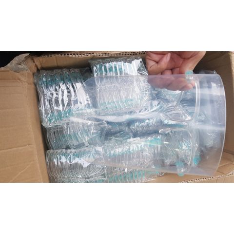 (Tbyt Hào Anh)kính chắn bọt