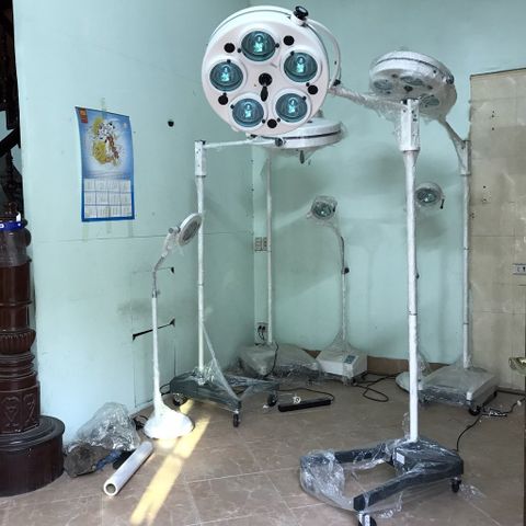 Đèn phẫu thuật, đèn mổ di động 5 bóng (KL05L.III stand)