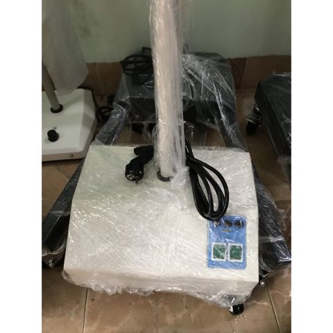 Đèn khám bệnh 1 bóng kèm ắc quy dự phòng bóng halogen (KL01L.IIL with battery)