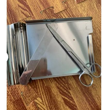 (Trọn bộ) Kéo cắt thuốc và Khay đếm thuốc inox