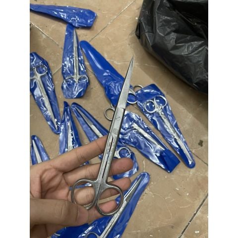 Kéo y tế thẳng, 2 đầu nhọn chất liệu inox 16cm