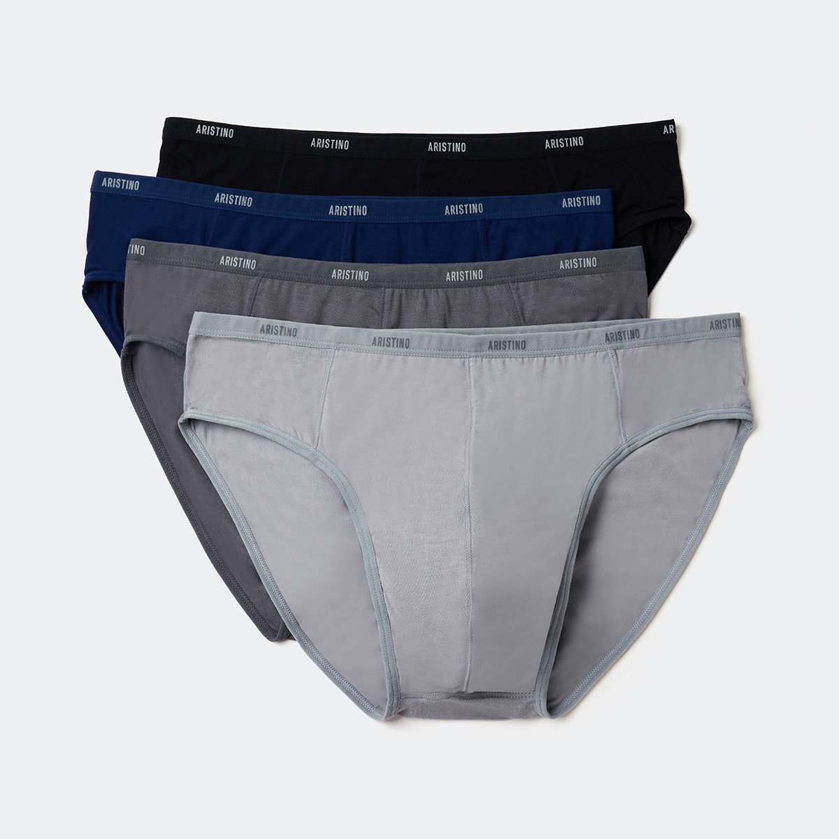 Ropa interior masculina de diversos colores con muchos logotipos de Aristino.