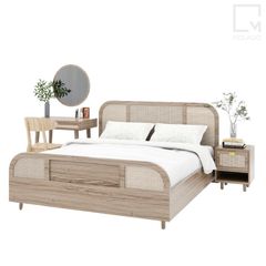 Giường ngủ đôi gỗ thiết kế đơn giản nhưng tinh tế, đi kèm tab đầu giường đồng bộ.