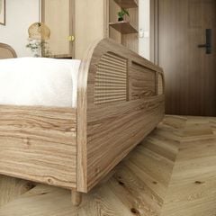 Bộ giường ngủ đơn gỗ tự nhiên, thiết kế chắc chắn, đi kèm tab đầu giường tiện lợi.