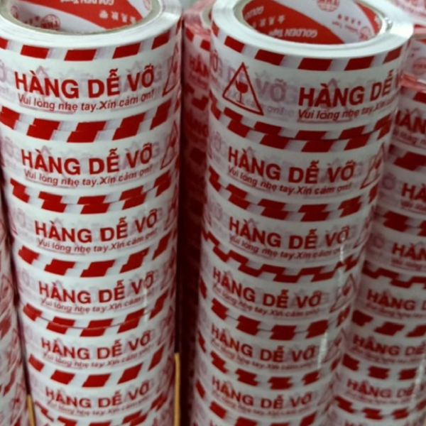 Băng keo "Hàng Dễ Vỡ" màu đỏ dán trên thùng carton