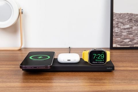  Đế sạc không dây 3 trong 1 BOOSTCHARGE PRO MagSafe 15W, loại nằm, kèm sạc 