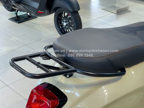 Giá Đỡ Thùng Đồ Vespa Sprint & Vespa Primavera màu Đen Mờ chính hãng tại Motoplex Hanoi | fmg.com.vn