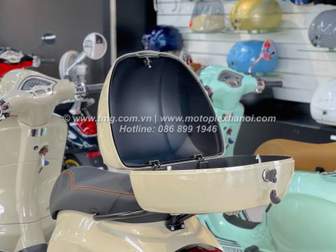 Giá Đỡ Thùng Đồ Vespa Sprint & Vespa Primavera màu Đen Mờ chính hãng tại Motoplex Hanoi | fmg.com.vn