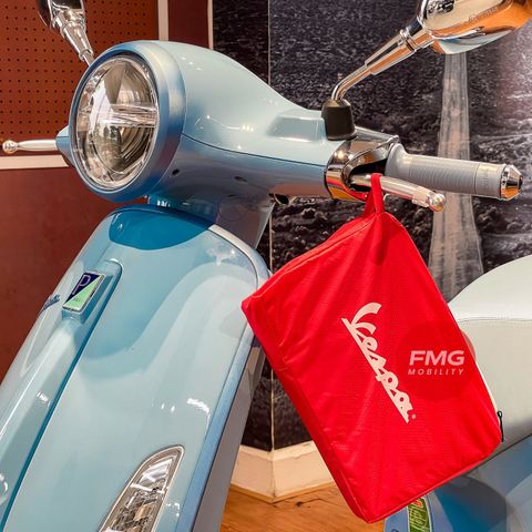 Áo Mưa Vespa 606957MRVN chính hãng tại FMG Mobility | Motoplex Hanoi