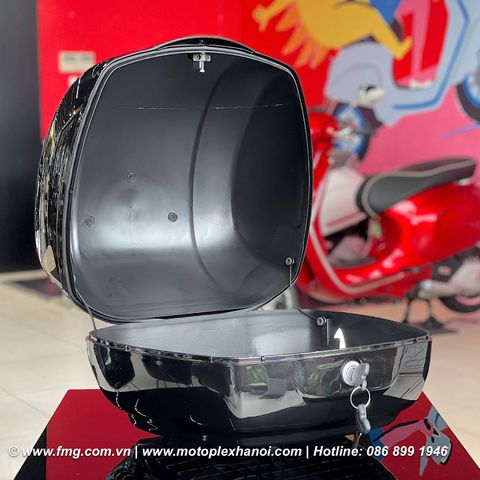 Thùng Đồ 36L Vespa GTS & Vespa GTV - Black Vulcano 98/A - CM273324 chính hãng tại Motoplex Hanoi | FMG.COM.VN