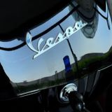 Thùng Đồ 32L Vespa Primavera & Vespa Sprint - Black Glossy 094 - 1B0000160090 chính hãng tại Motoplex Hanoi | FMG.COM.VN