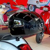 Thùng Đồ 32L Vespa Primavera & Vespa Sprint - Black Glossy 094 - 1B0000160090 chính hãng tại Motoplex Hanoi | FMG.COM.VN