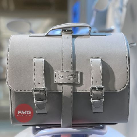 Túi Da Vespa 946 Snake Cao Cấp 30 Lít - 1B012501 chính hãng tại FMG Mobility | Motoplex Hanoi