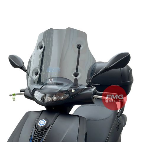 Kính Chắn Gió Màu Khói MY2025 Piaggio Liberty - 1B012018 chính hãng tại FMG Mobility | Motoplex Hanoi