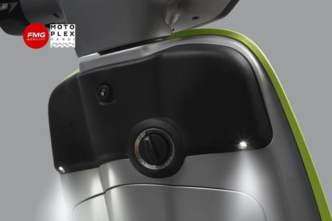Vespa Sprint Tech 125 2025 chính hãng tại FMG Mobility | Motoplex Hanoi