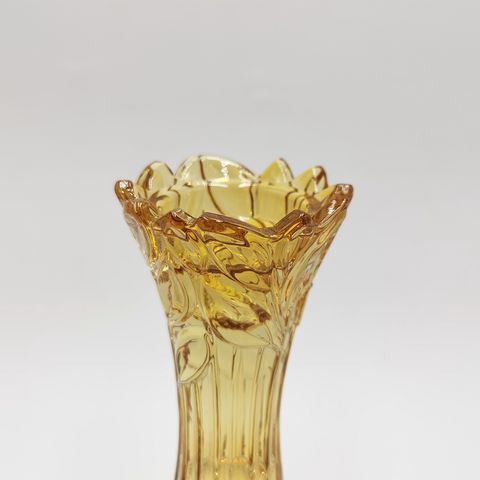 Leaf candlestick