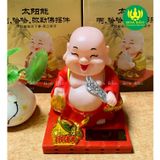  [Bộ Tượng Mỉm Cười] Tượng Phật Di Lặc cầm quạt - Chạy bằng năng lượng 