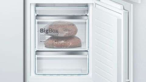 [Tặng Bình xịt vệ sinh tủ lạnh chuyên dụng Bosch 500ml] Tủ lạnh âm tủ 273L Bosch KIN86AF30O - Series 6