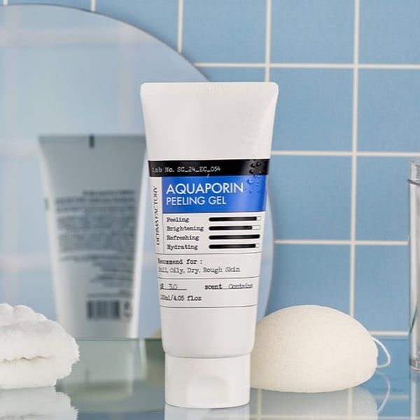  Gel Tẩy Tế Bào Chết giúp da Mịn màng, Sáng da và Dưỡng ẩm DERMA FACTORY Aquaporin Peeling Gel 120ml 