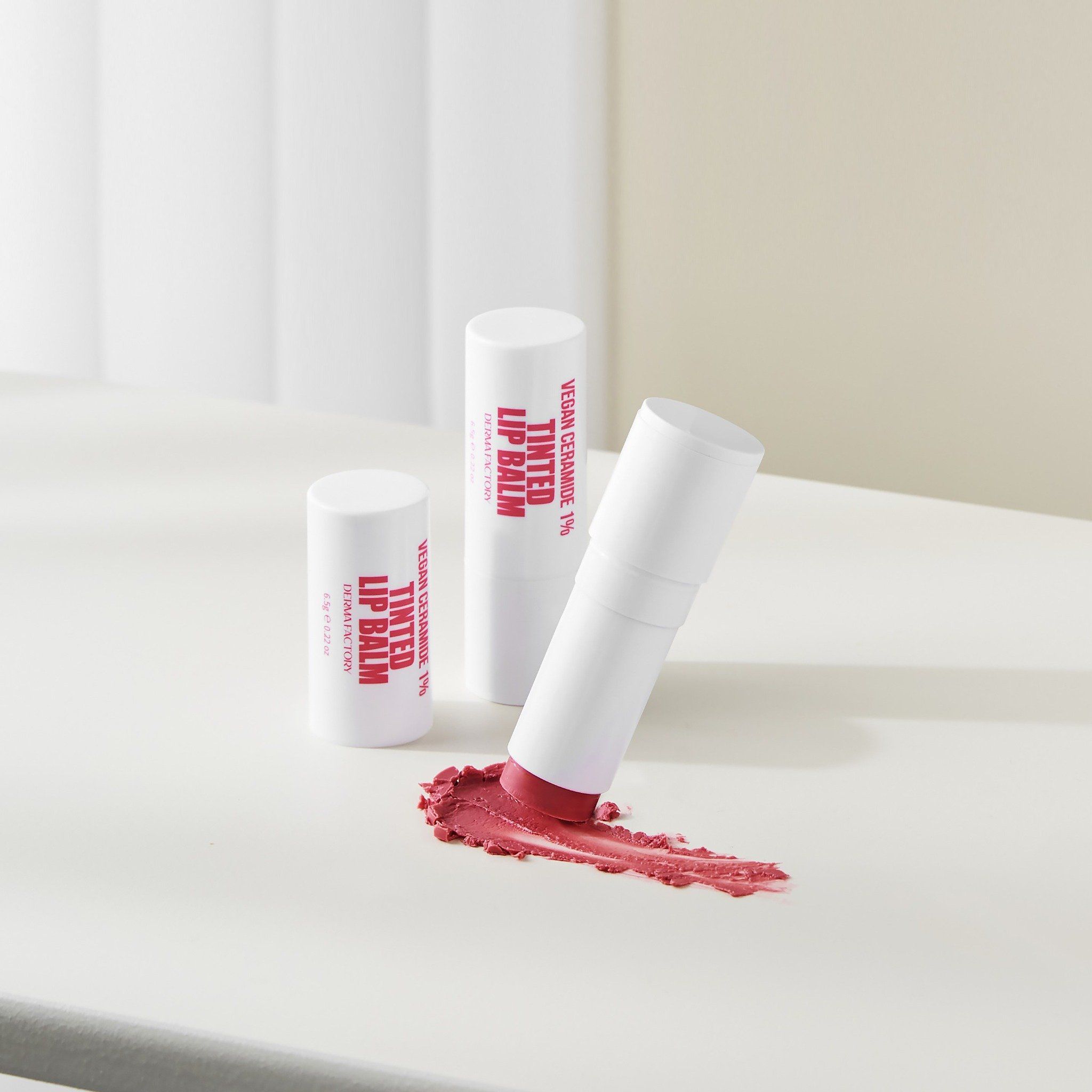  Son dưỡng có màu thuần chay Derma Factory Vegan Ceramide 1% Tinted Lip Balm 6.5g 