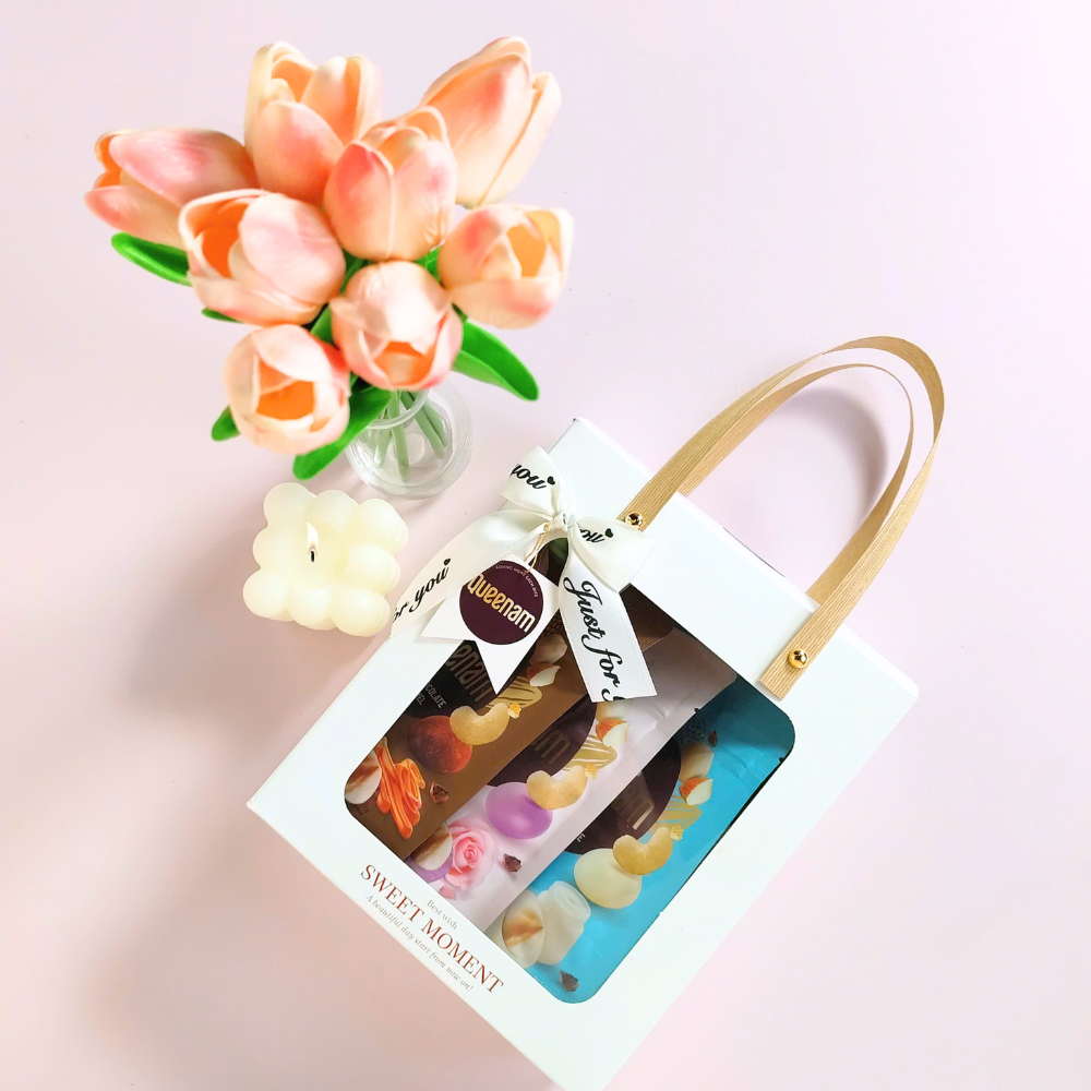  [TẶNG THIỆP + TÚI TOTE] Túi set quà socola Queenam cho ngày 8/3 