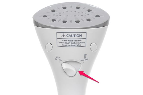 Bàn ủi hơi nước đứng Panasonic NI-GSE050ARA