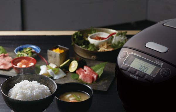 Nồi cơm điện tử áp suất cao tần 1.8 lít Tiger JPK-W18W