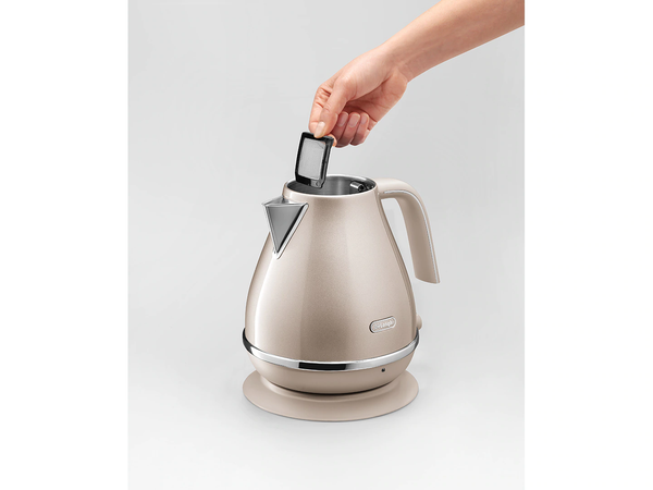 Ấm siêu tốc Delonghi KBOT2001