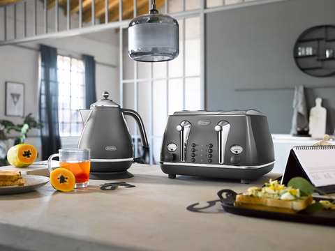 Ấm siêu tốc Delonghi KBOT2001