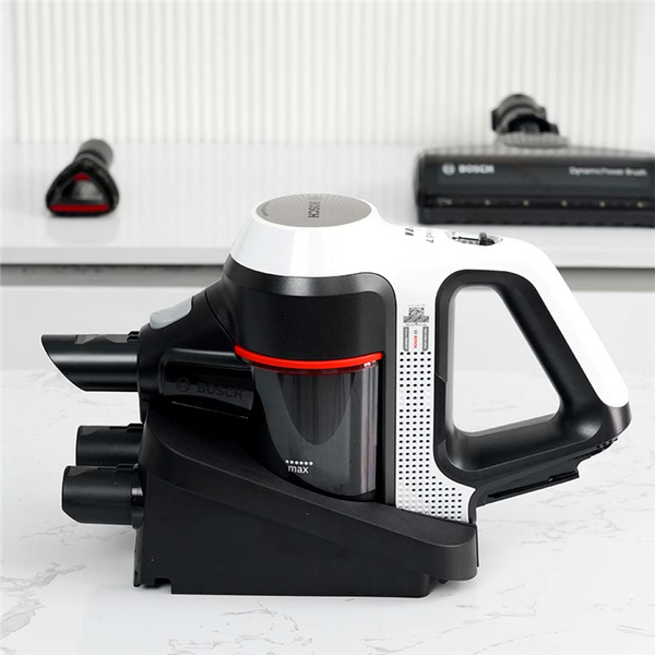 Máy hút bụi không dây Bosch BBS711W