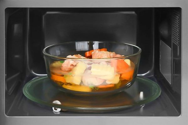 Lò vi sóng Panasonic 20 lít NN-GM24JBYUE