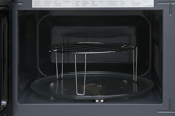 Lò Vi Sóng Panasonic  NN-GT35NBYUE 24 lít