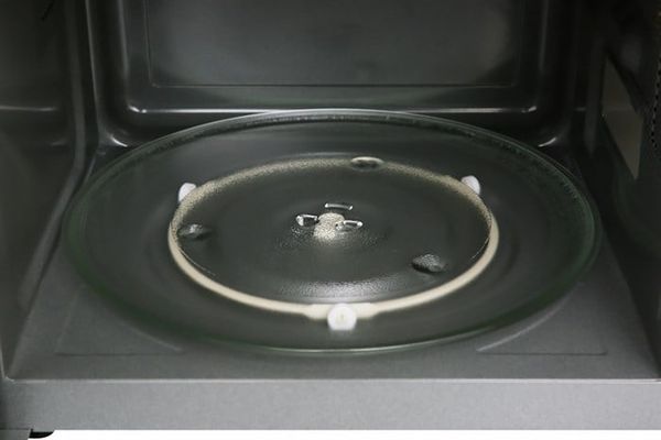 Lò Vi Sóng Panasonic NN-ST65JBYUE 32 lít