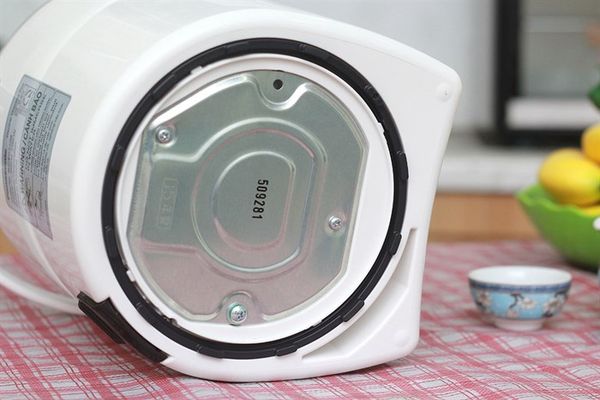 Bình Thủy Điện Panasonic NC-EG2200CSY 2,2 Lít