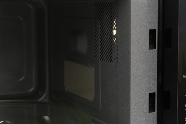 Lò vi sóng Panasonic NN-GD37HBYUE 23 lít