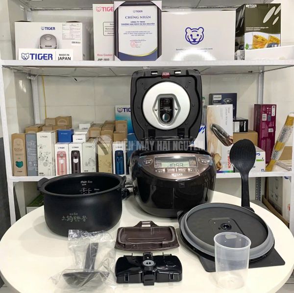Nồi cơm điện tử áp suất cao tần 1.8 lít Tiger JPK-W18W