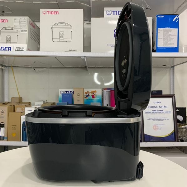 Nồi cơm điện tử cao tần áp suất Tiger 1.8 lít JPC-W18W