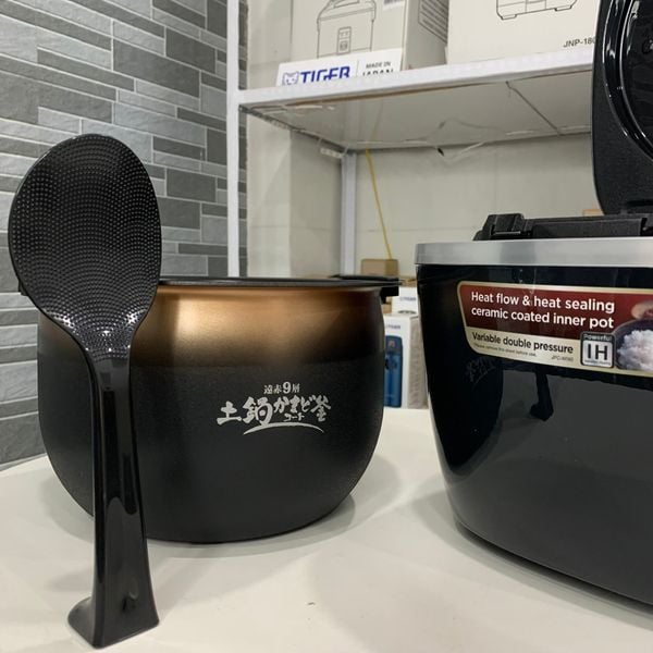 Nồi cơm điện tử cao tần áp suất Tiger 1.8 lít JPC-W18W