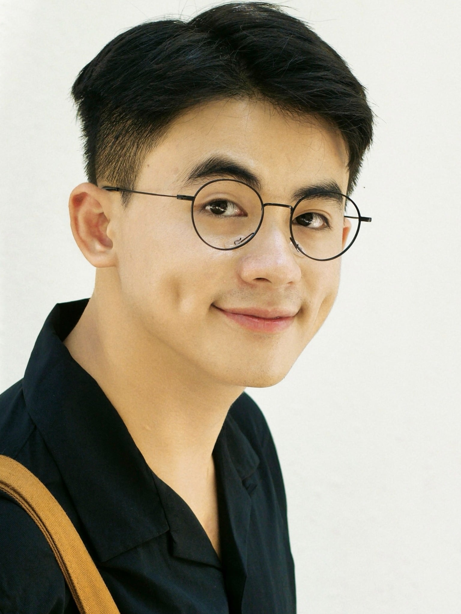 Gọng kính tròn né mũi Titanium