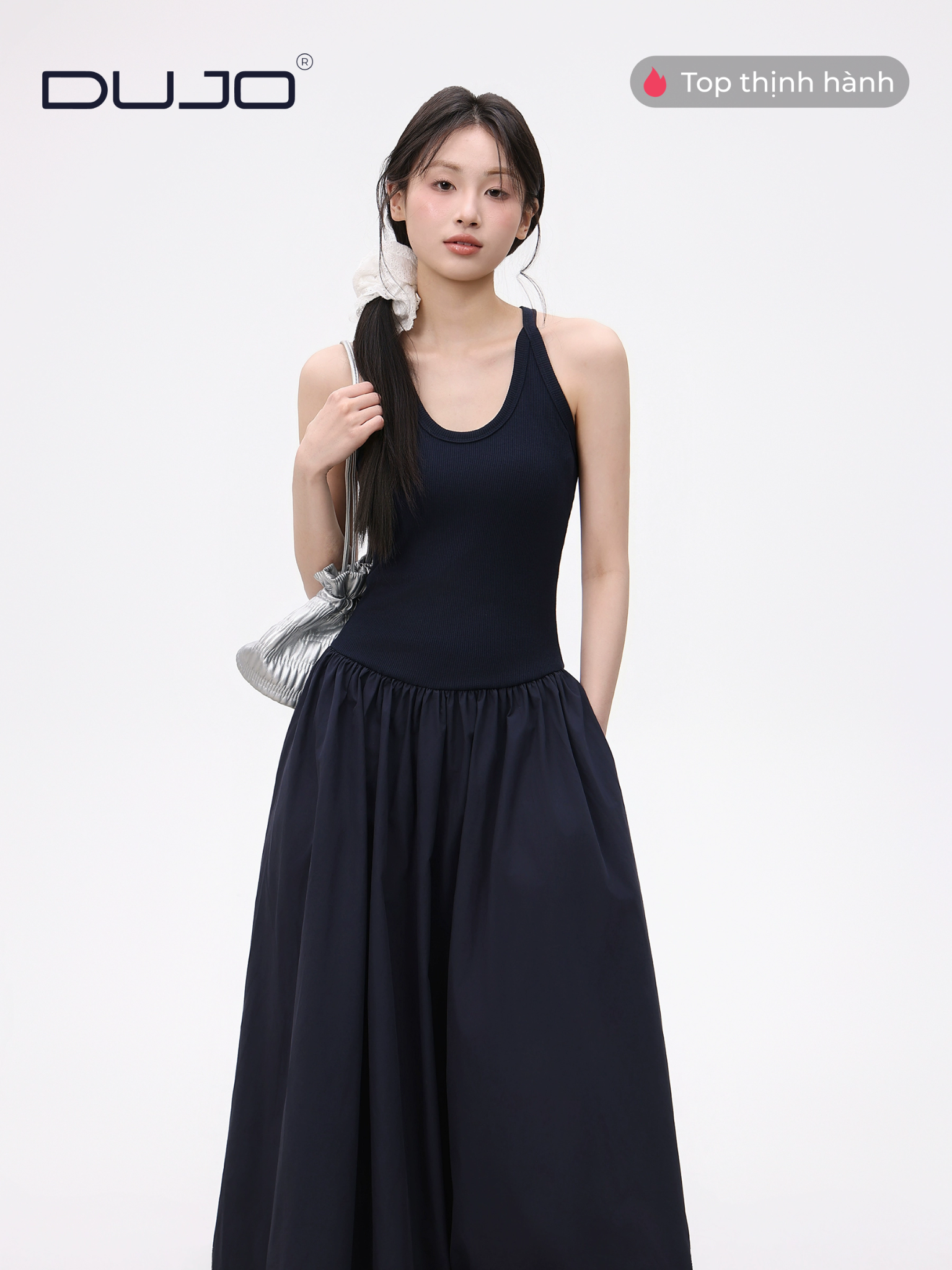  Muse Noir – Đầm Đen Của Nàng Thơ DUJO 
