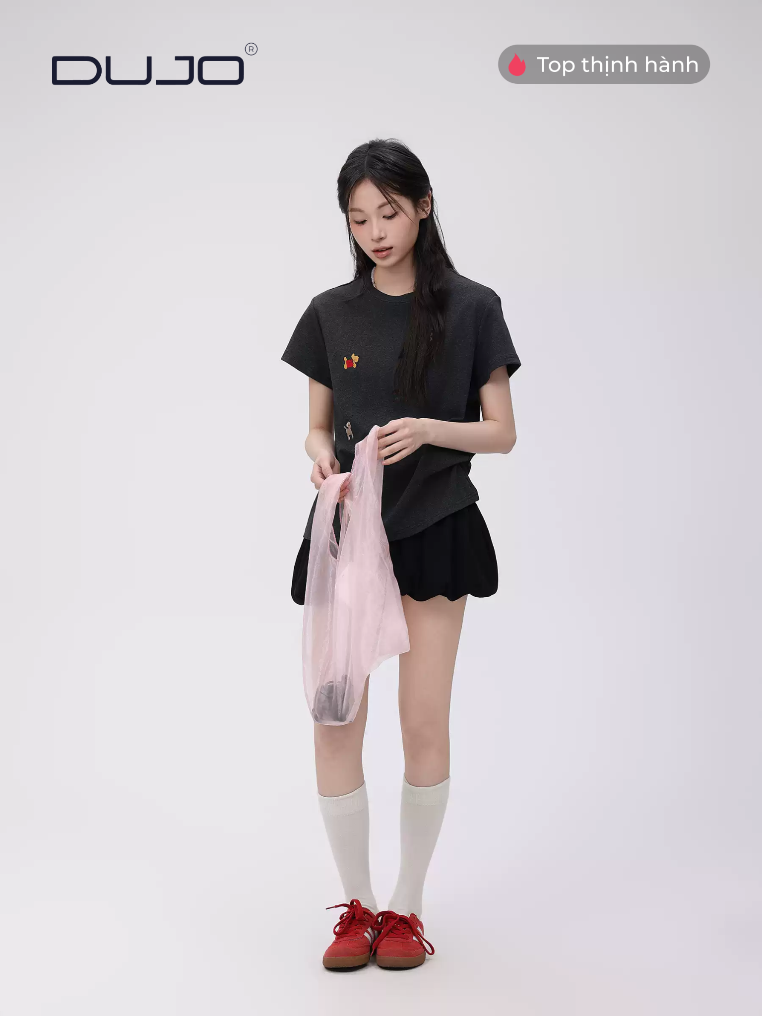  Áo thun thêu DUJO – Nhỏ mà có thần thái 