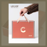  Bộ quà tặng HOÀN HẢO PREMIUM dành cho nam giới LECOF, bao gồm Hộp quà LECOF premium và 4 sản phẩm: Sữa rửa mặt và Dung dịch vệ sinh và Tắm gội 2 trong 1 và Tẩy tế bào chết body nam 