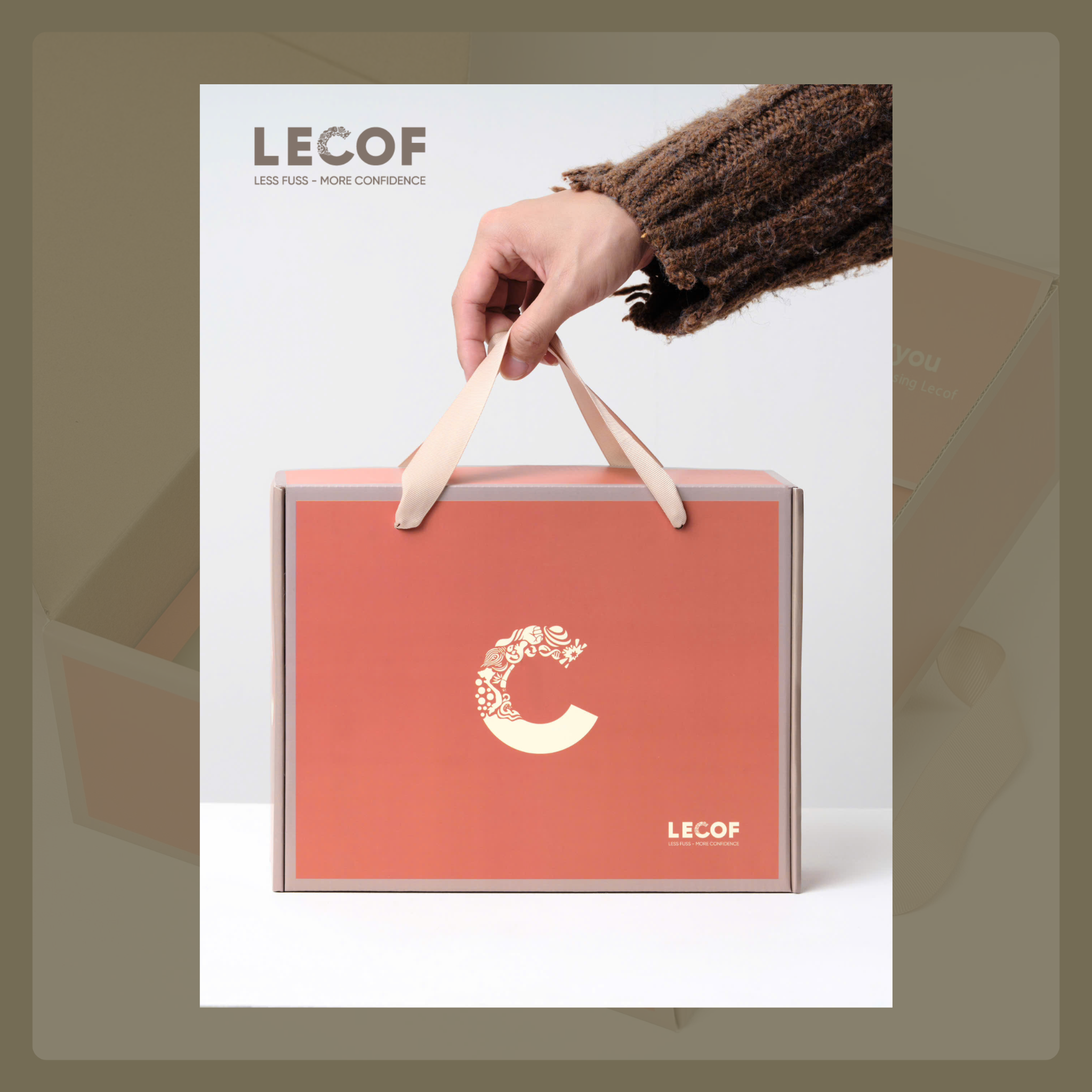  Bộ quà tặng HOÀN HẢO PREMIUM dành cho nam giới LECOF, bao gồm Hộp quà LECOF premium và 4 sản phẩm: Sữa rửa mặt và Dung dịch vệ sinh và Tắm gội 2 trong 1 và Tẩy tế bào chết body nam 