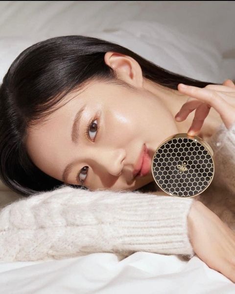 Phấn Nước CNP Laboratory Propolis Ampule In Cushion SPF50+/ PA+++ 15g KÈM lõi #TONE 21