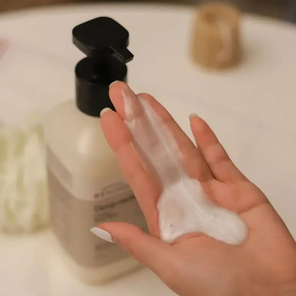 [ Tem LG ] Sữa Tắm Beyond Deep Moisture Creamy Body Wash 300ml